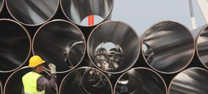 ΗΠΑ: Το υπουργείο Εμπορίου επιβάλλει δασμούς που ξεπερνούν ακόμη και το 500% σε εισαγόμενους σωλήνες